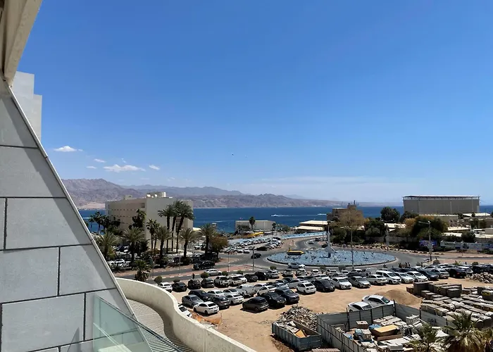 סוויטה ים בוטיק רק 50 מטר מהים במתחם Seaside היוקרתי עם בריכה - By Seaelo